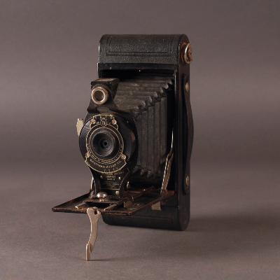 Appareil photo ancien Kodak n°2A Folding Cartridge Hawk-Eye
