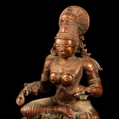Statuette en bronze représentant la déesse Uma