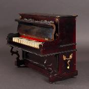 Piano droit de poupée en bois noirci - Milieu du XIXème siècle 